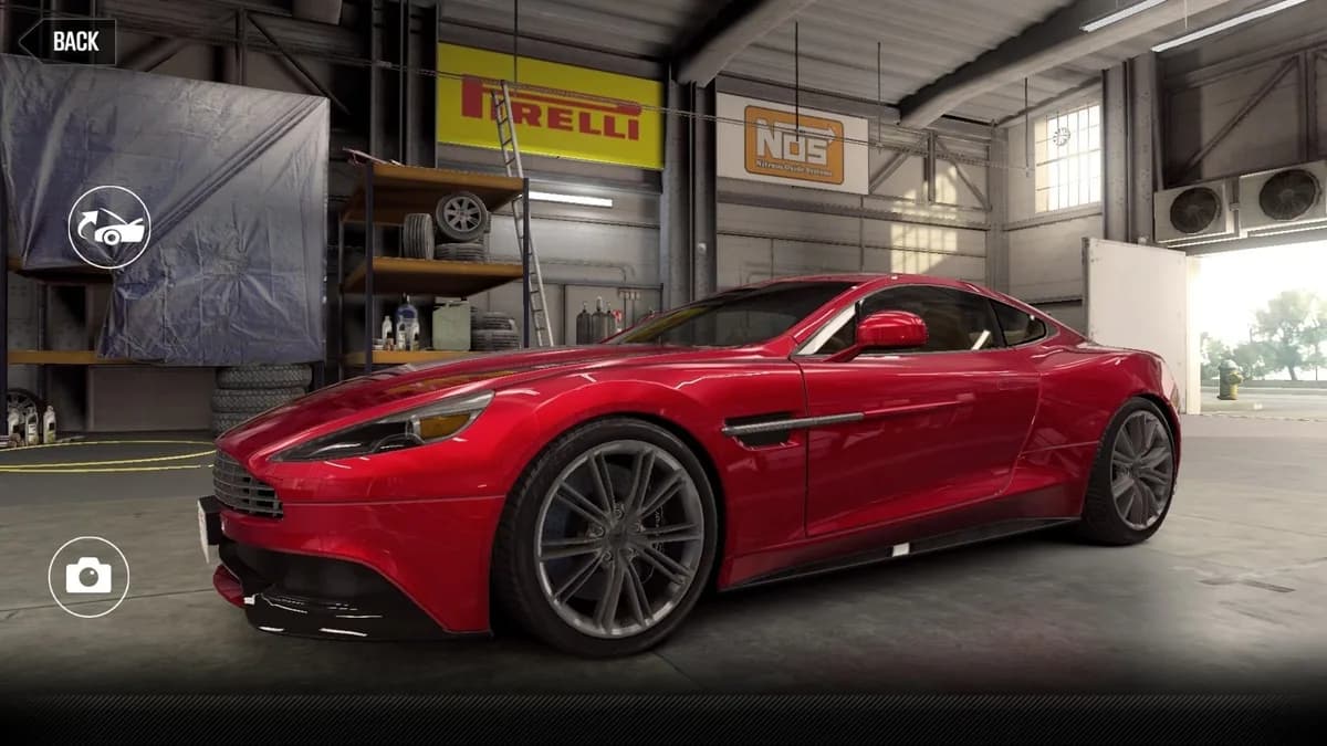 Aston Martin Vanquish (2014)