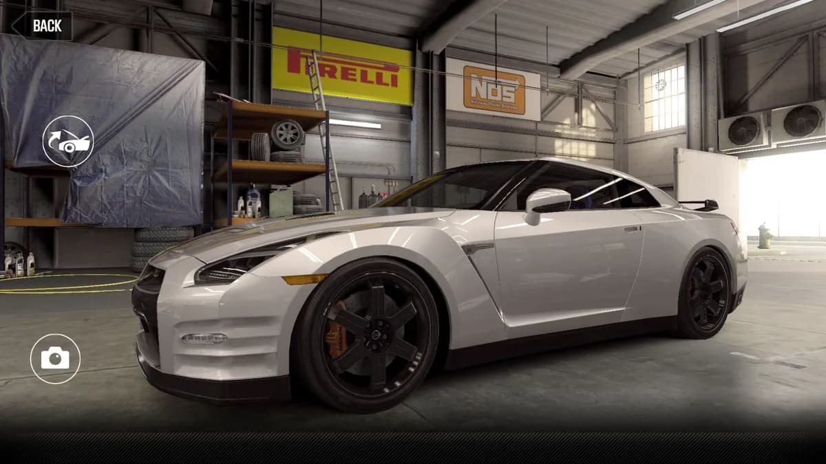 Nissan GTR Premium (2015)