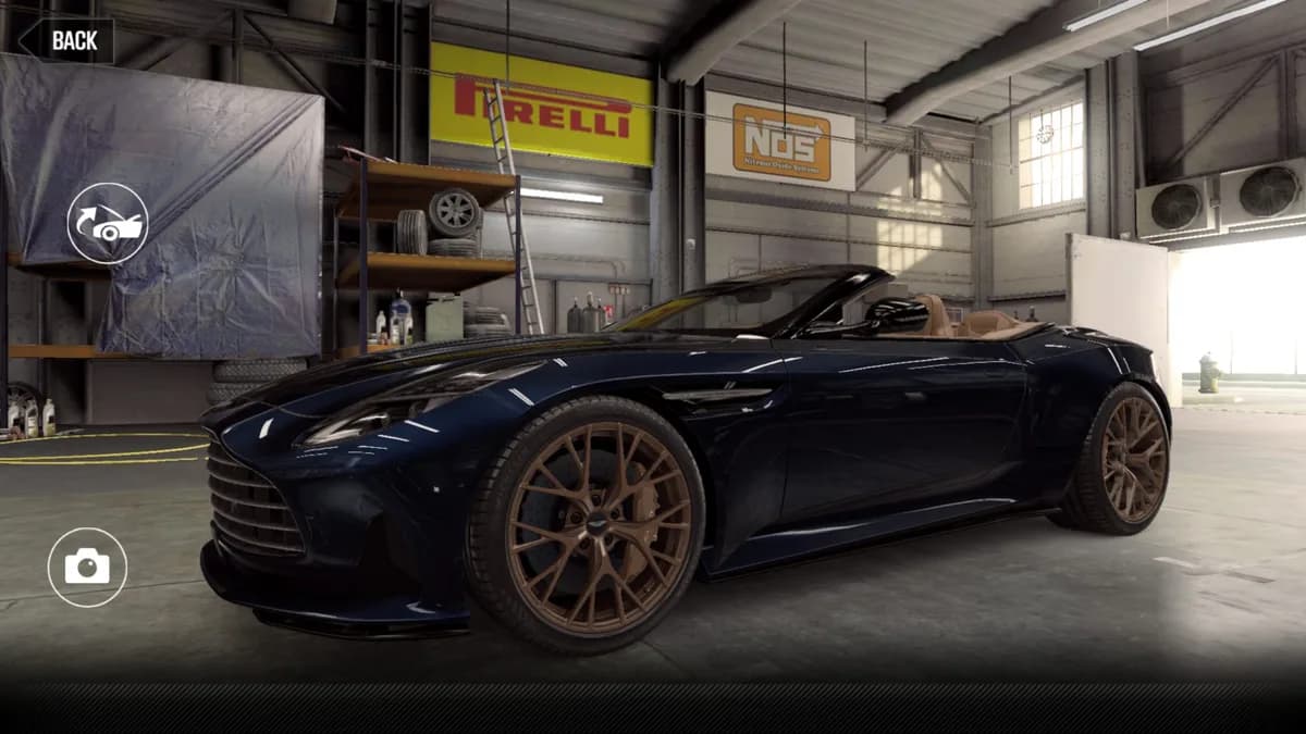 Aston Martin DB12 Volante (2024)