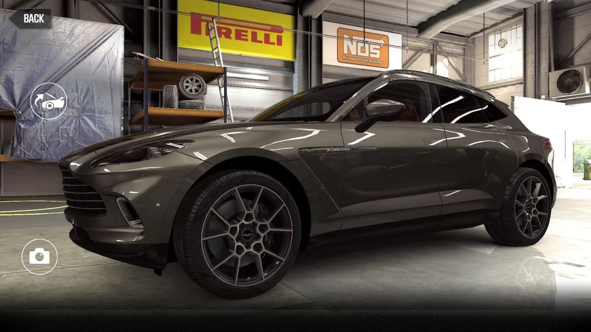 Aston Martin DBX