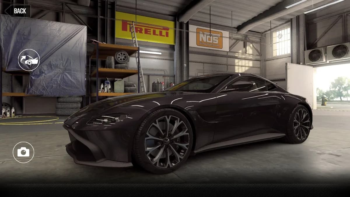 Aston Martin Vantage V8 (2018)