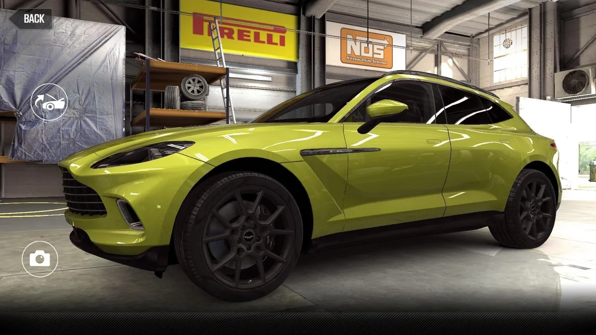 Aston Martin DBX (2019)