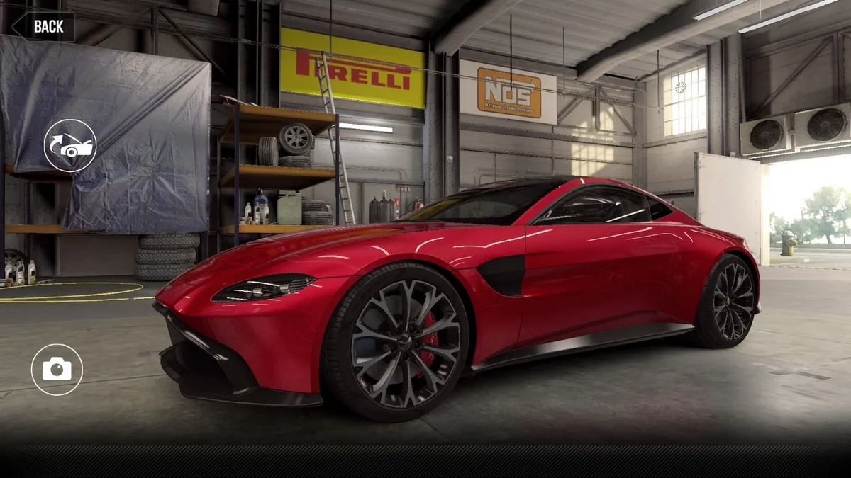 Aston Martin Vantage V8 (2018)