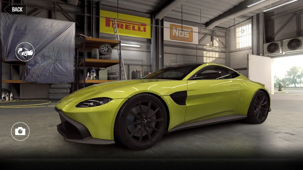 Aston Martin Vantage V8 (2018)